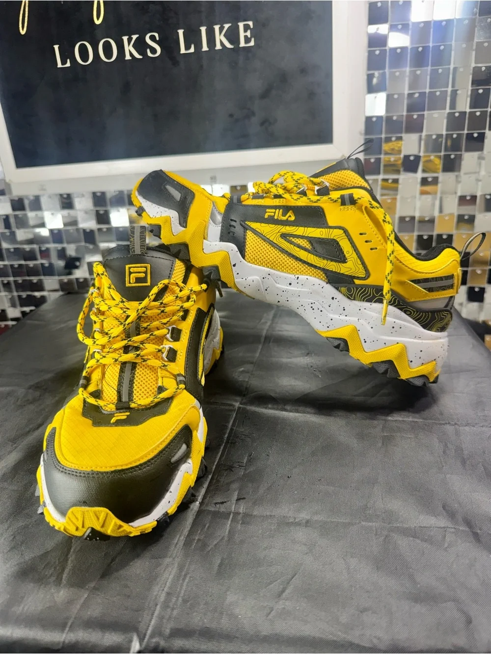 FILA Men's Yellow and Black Trail Running Sneakers